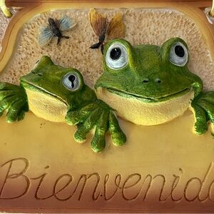 Welcome Ceramic Wall Decor in Spanish